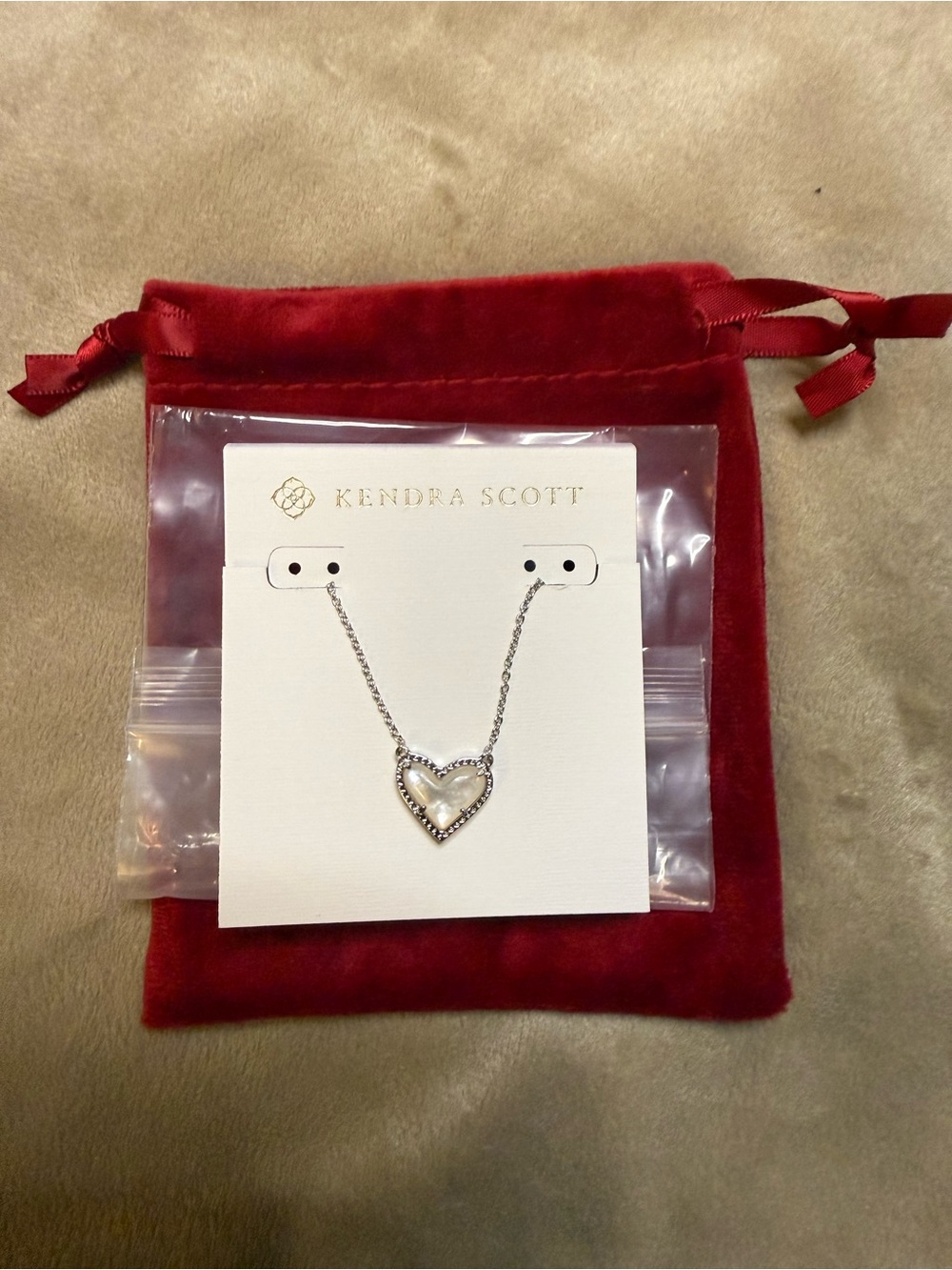 Kendra Scott Silver Heart Pendant Necklace in White NWT